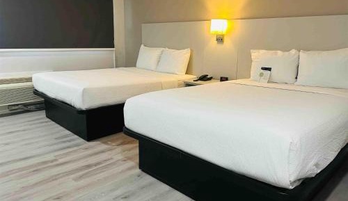 Queen Room with Two Queen Beds - Non-Smoking
