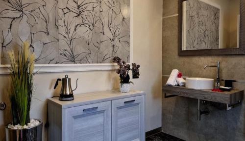 Deluxe Two-Bedroom Apartment with Garden View