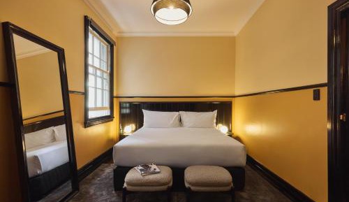 Diplomat Superior King with Free WIFI