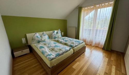 Three-Bedroom Apartment with Balcony