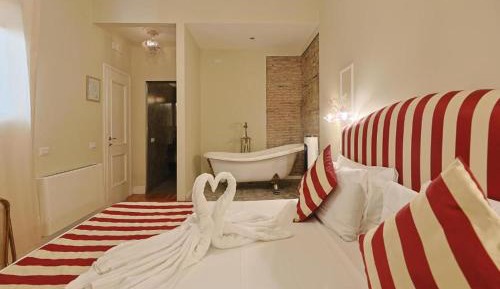 Deluxe King Suite