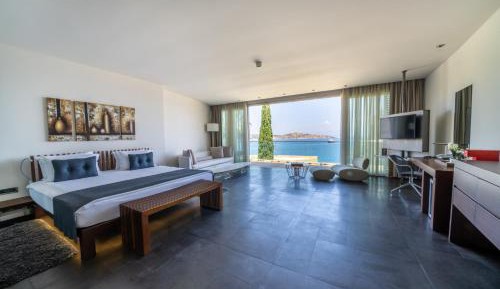 Suite with Sea View