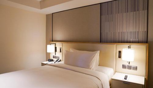 Two-Bedroom Apartment with One King Bed and One Queen Bed