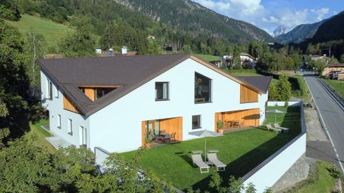Apartment with Garden View
