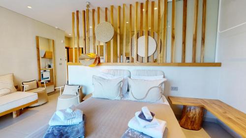 Room #795385309