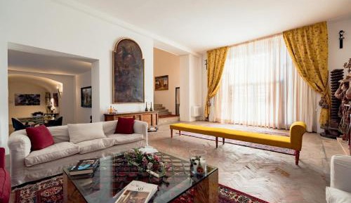 Five-Bedroom Apartment