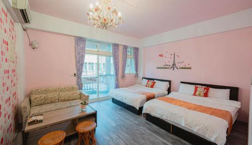 Quadruple Room with Private Bathroom