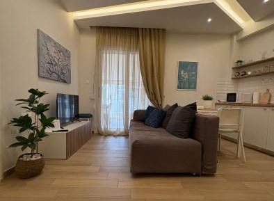 One-Bedroom Apartment with City View