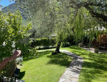 Villa with Garden View