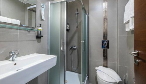  Superior Twin Room with Old Town and Sea View