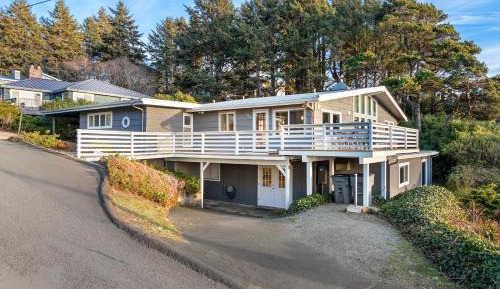 Six-Bedroom Holiday Home