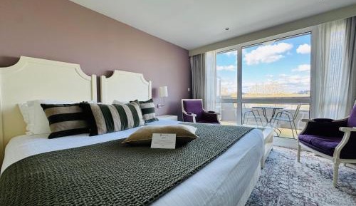 Junior King Suite