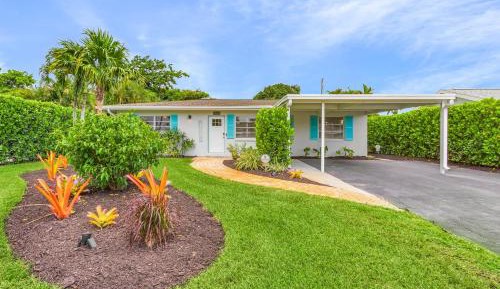 Three-Bedroom Holiday Home 