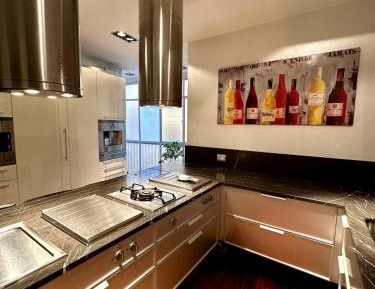 Four-Bedroom Deluxe Apartment