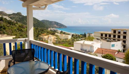 Quadruple Room with Terrace