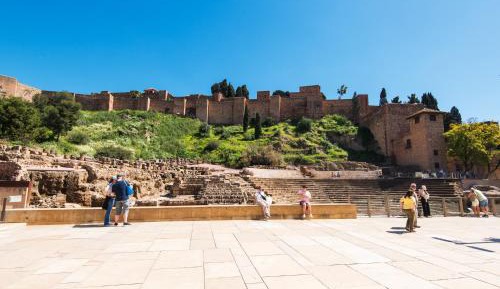 One-Bedroom Apartment with Balcony