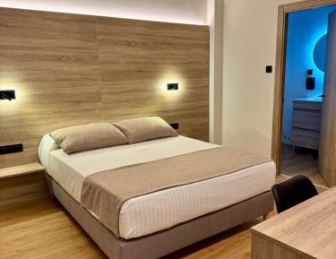 Standard Queen Room