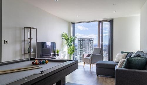 Two-Bedroom Apartment with City View