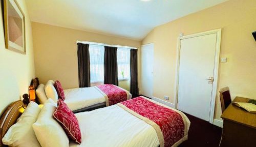 Standard Twin Room