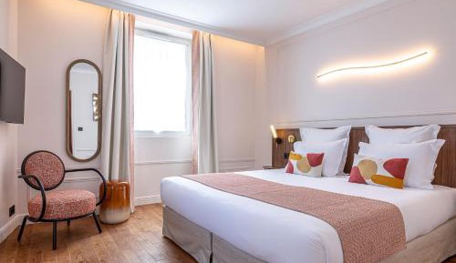  1 bedroom apartment with courtyard view