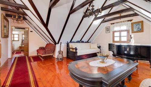 Three-Bedroom Vacation Home 