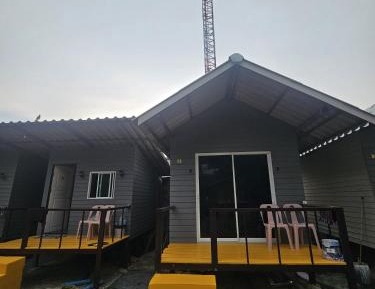 Bungalow with Patio
