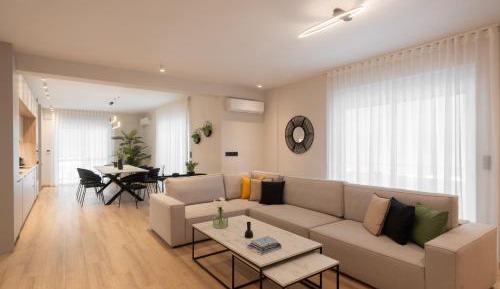 Four-Bedroom Luxury Apartment