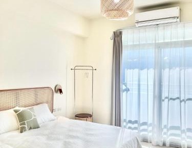 Queen Room with Balcony