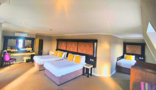 Deluxe Family Suite