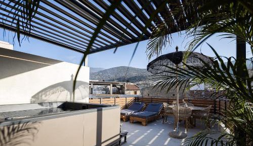 Suite with Hot Tub
