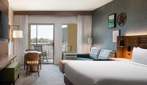 King Room with Sofa Bed and Balcony - River View