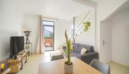 Superior One-Bedroom Apartment with Balcony