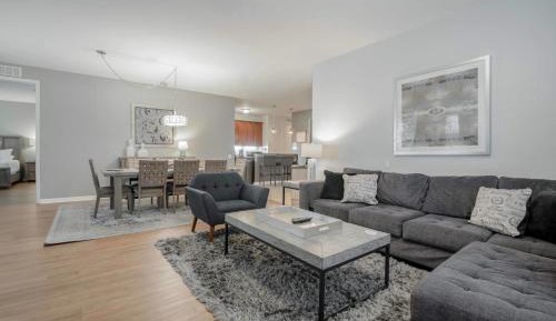Three-Bedroom Apartment with Lake View