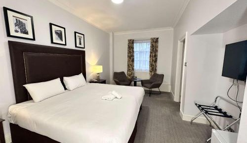Executive King Room- Converts to 2 Twin Beds- Non Smoking