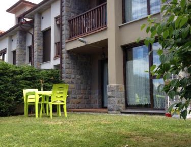Apartment with Garden View