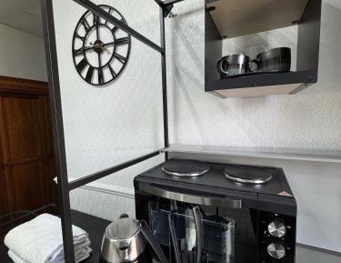 Deluxe Studio