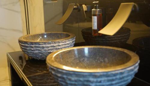 King Room with Spa Bath
