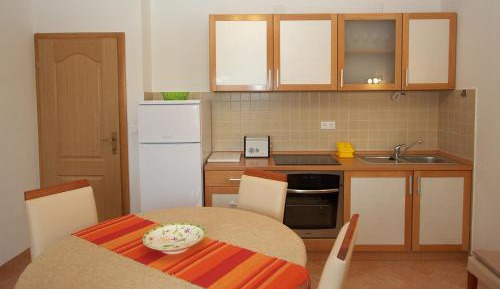 One-Bedroom Apartment with Balcony