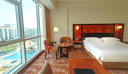 Superior King Room, complimentary shuttle to DXB Airport Terminal 1 & 3