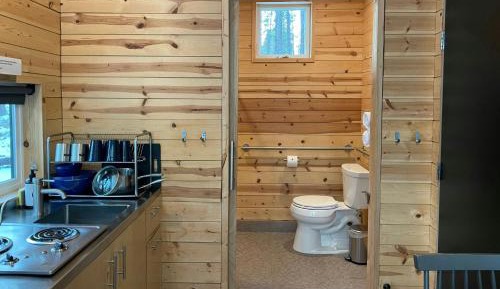 Queen Cabin