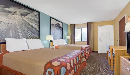 Queen Room with Two Queen Beds - Non-Smoking