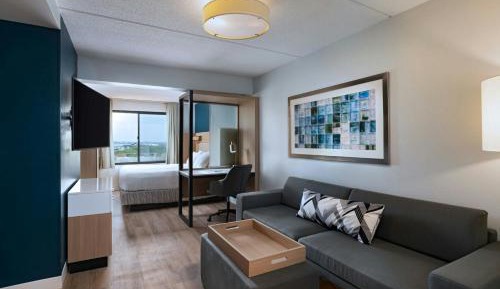 King Studio with Sofa Bed and Roll-in Shower - Mobility and Hearing Accessible