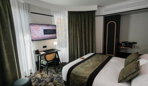 Deluxe Suite
