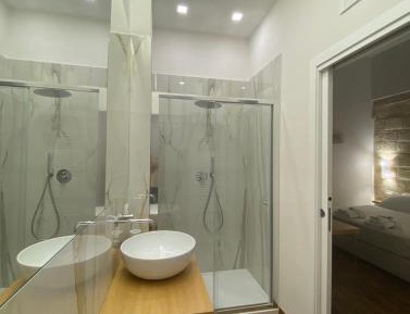 Deluxe Double Room with Shower