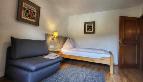 Single Room with Balcony, Shower in Room and Shared Toilet