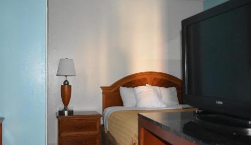 Deluxe Queen Studio 