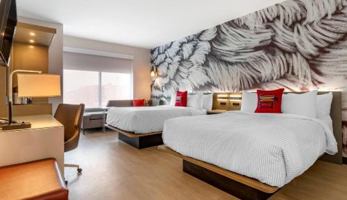 Queen Room with Two Queen Beds - Accessible/Non-Smoking 