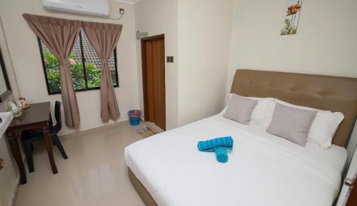 Deluxe Queen Room