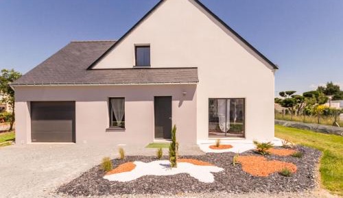 Holiday Home (8 Adults)
