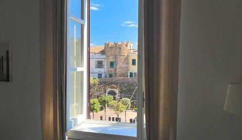 One-Bedroom Apartment with Sea View and Terrace